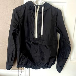 Vuori black small windbreaker